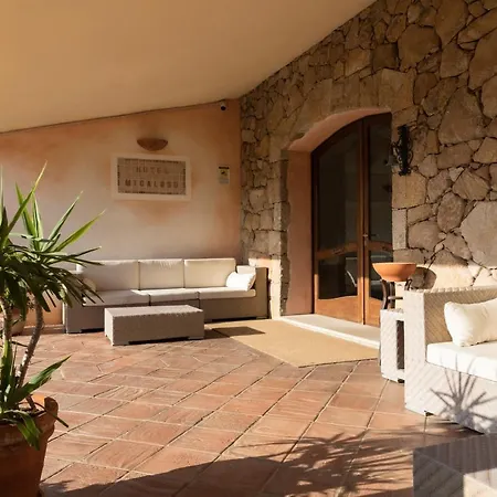 Micalosu 3* Cannigione